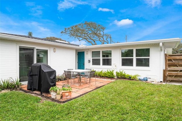 809 E 15TH AVENUE, New Smyrna Beach, FL 32169
