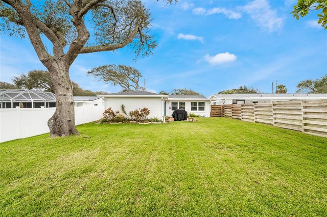 809 E 15TH AVENUE, New Smyrna Beach, FL 32169