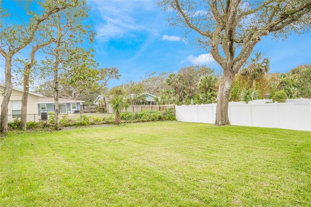 809 E 15TH AVENUE, New Smyrna Beach, FL 32169