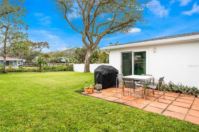809 E 15TH AVENUE, New Smyrna Beach, FL 32169