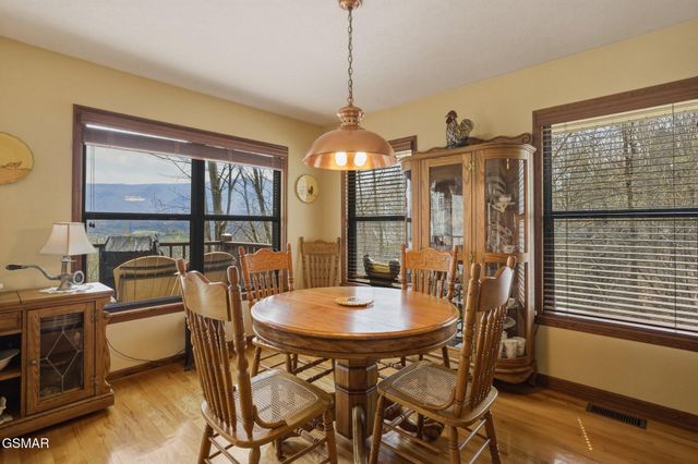 3132 Wears Overlook Lane, Sevierville, TN 37862