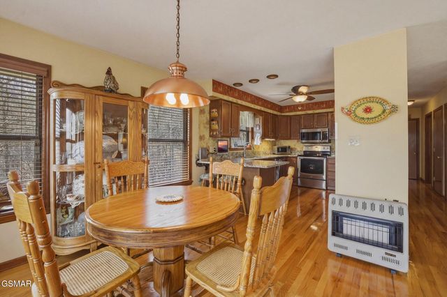 3132 Wears Overlook Lane, Sevierville, TN 37862