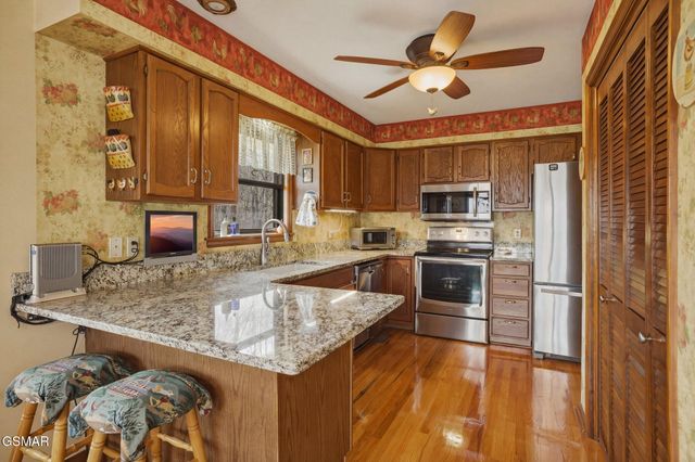 3132 Wears Overlook Lane, Sevierville, TN 37862