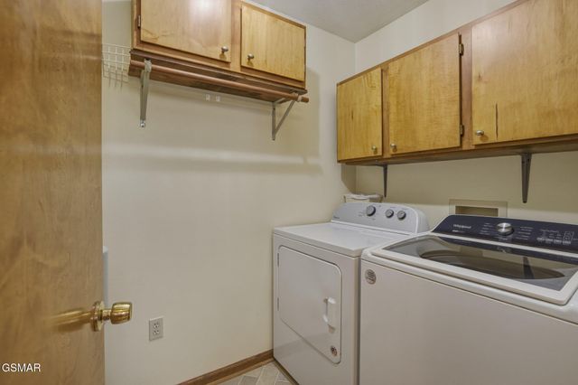 3132 Wears Overlook Lane, Sevierville, TN 37862