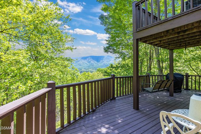 3132 Wears Overlook Lane, Sevierville, TN 37862