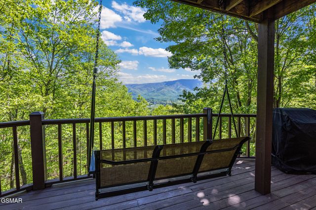 3132 Wears Overlook Lane, Sevierville, TN 37862