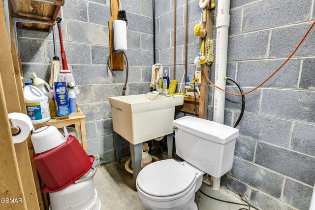 3132 Wears Overlook Lane, Sevierville, TN 37862