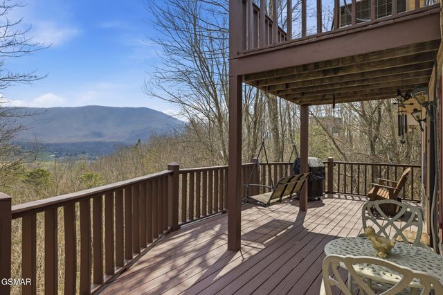 3132 Wears Overlook Lane, Sevierville, TN 37862