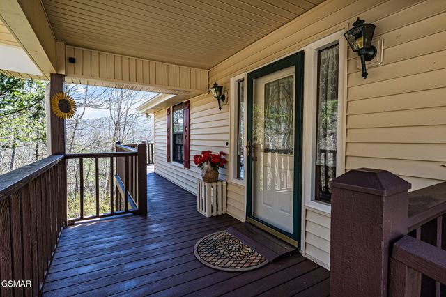 3132 Wears Overlook Lane, Sevierville, TN 37862