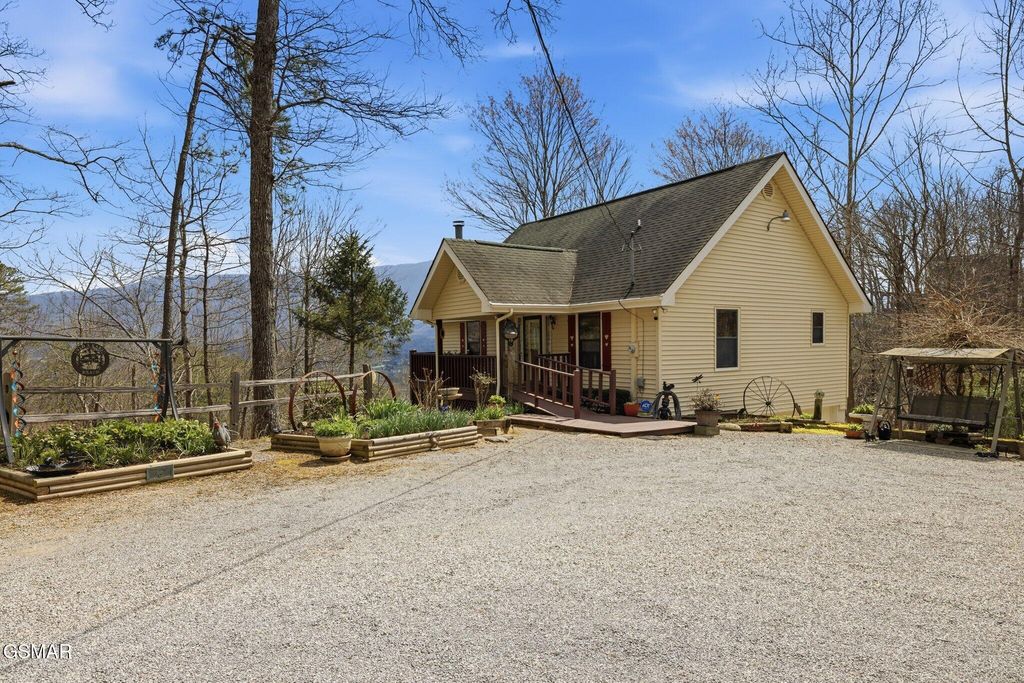 3132 Wears Overlook Lane, Sevierville, TN 37862