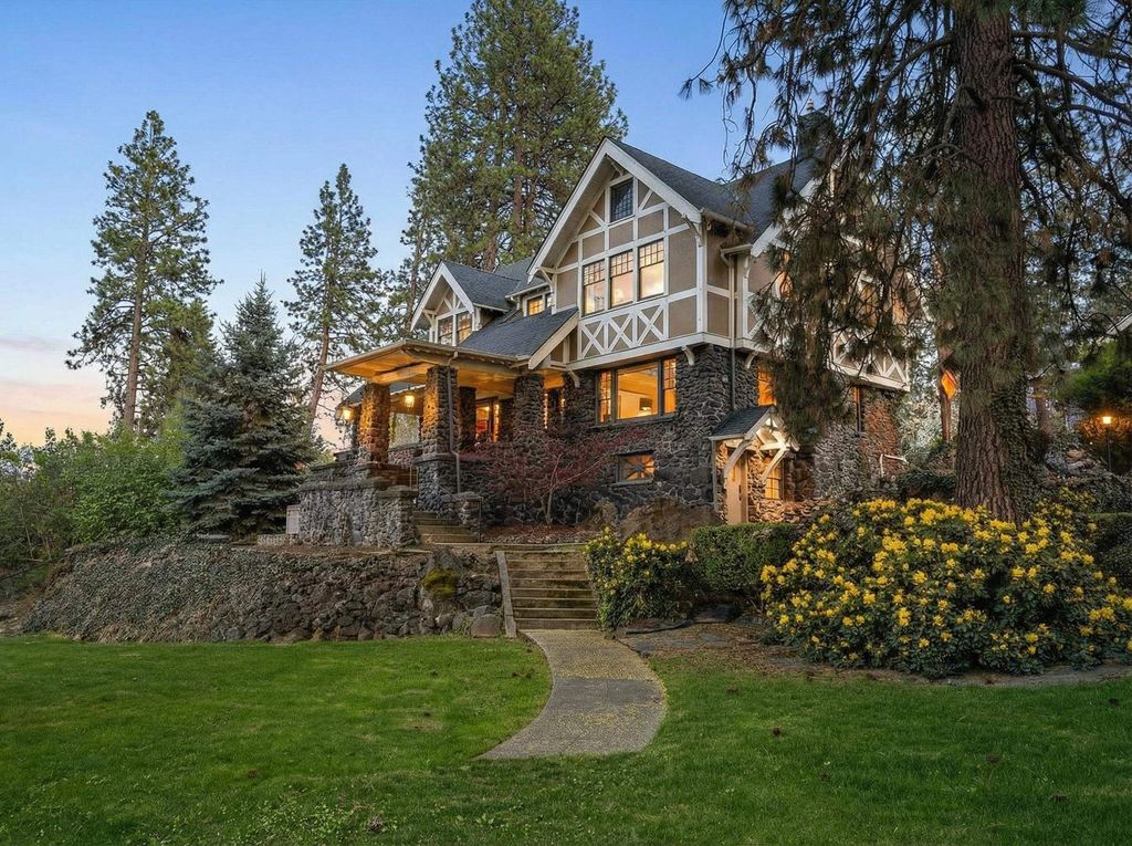 530 E 11th Ave, Spokane, WA 99202