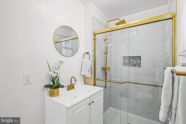 1177 JACKSON ST, Camden, NJ 08104