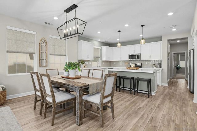 21541 Trail Blazer Ln, Escondido, CA 92029
