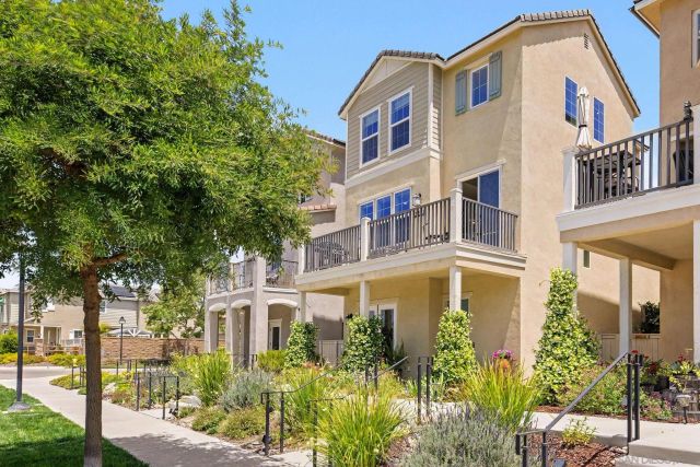 21541 Trail Blazer Ln, Escondido, CA 92029