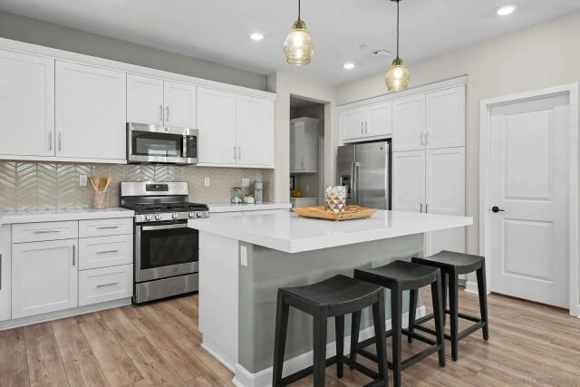 21541 Trail Blazer Ln, Escondido, CA 92029