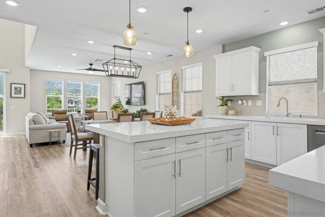 21541 Trail Blazer Ln, Escondido, CA 92029