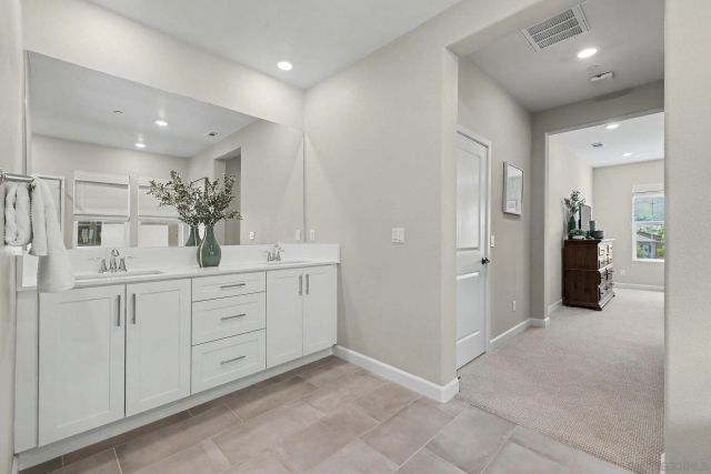 21541 Trail Blazer Ln, Escondido, CA 92029