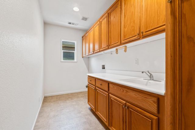 1845 Julian Ave, Modesto, CA 95354