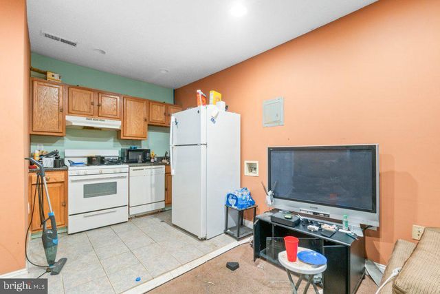 702 HOMESTEAD ST, Baltimore, MD 21218