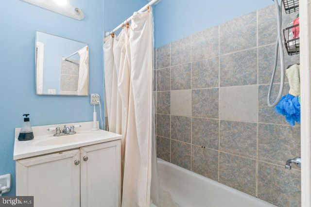 702 HOMESTEAD ST, Baltimore, MD 21218