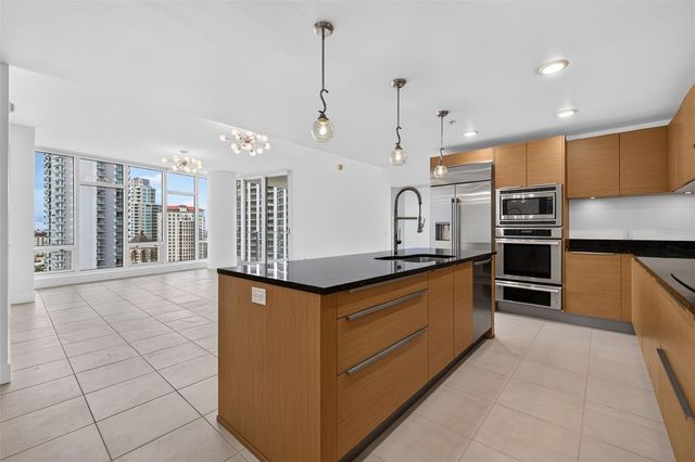 175 1ST STREET S 1801, St Petersburg, FL 33701