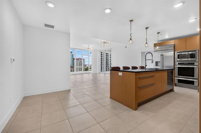 175 1ST STREET S 1801, St Petersburg, FL 33701