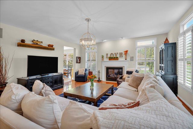 303 BELMONT CT, Mullica Hill, NJ 08062