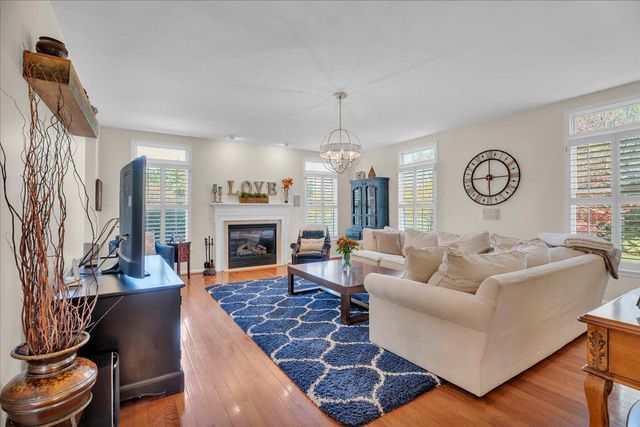 303 BELMONT CT, Mullica Hill, NJ 08062