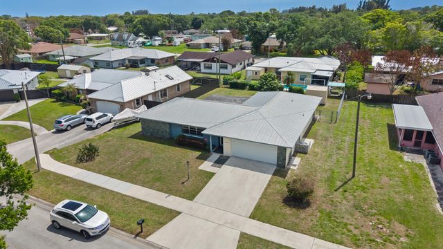 1919 Quail Court, Fort Pierce, FL 34982