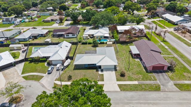 1919 Quail Court, Fort Pierce, FL 34982