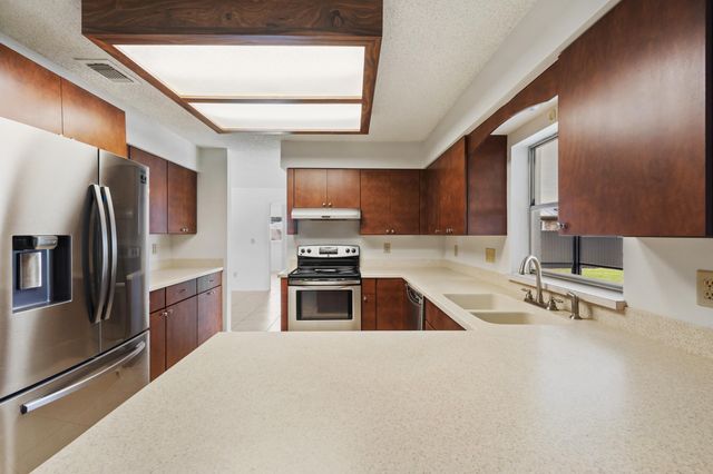 1919 Quail Court, Fort Pierce, FL 34982