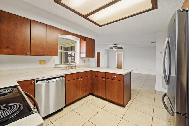 1919 Quail Court, Fort Pierce, FL 34982