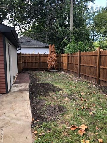 1845 Pilgrim Street, Ferndale, MI 48220