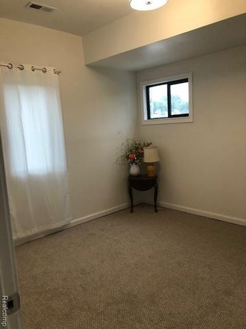 1845 Pilgrim Street, Ferndale, MI 48220