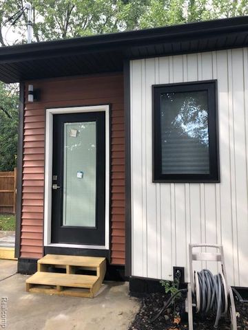 1845 Pilgrim Street, Ferndale, MI 48220