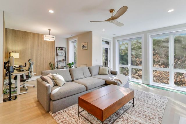 3533 N Fremont Street 2, Chicago, IL 60657