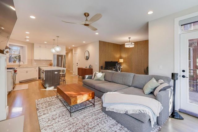 3533 N Fremont Street 2, Chicago, IL 60657