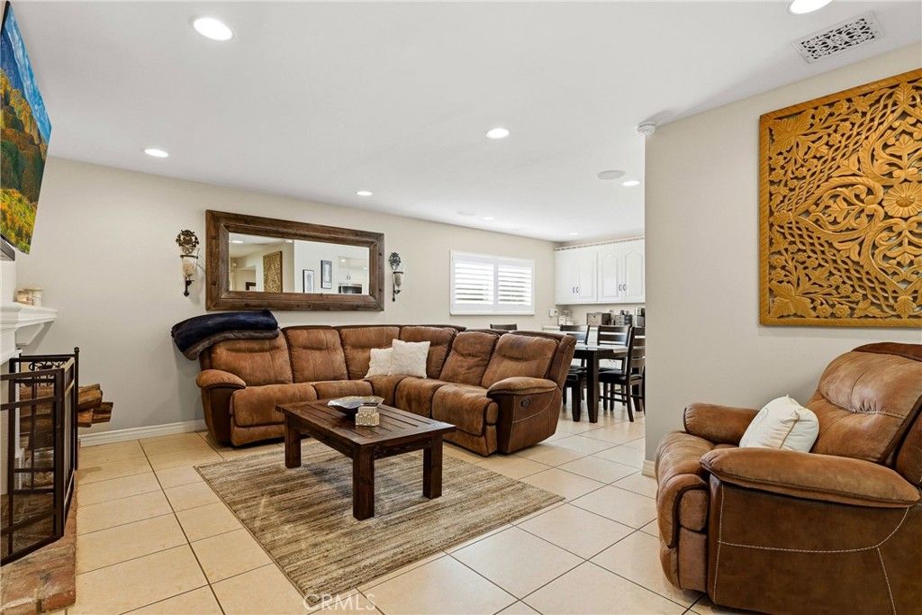 Image 18 of property listing at 930 La Rue, La Verne, CA 91750