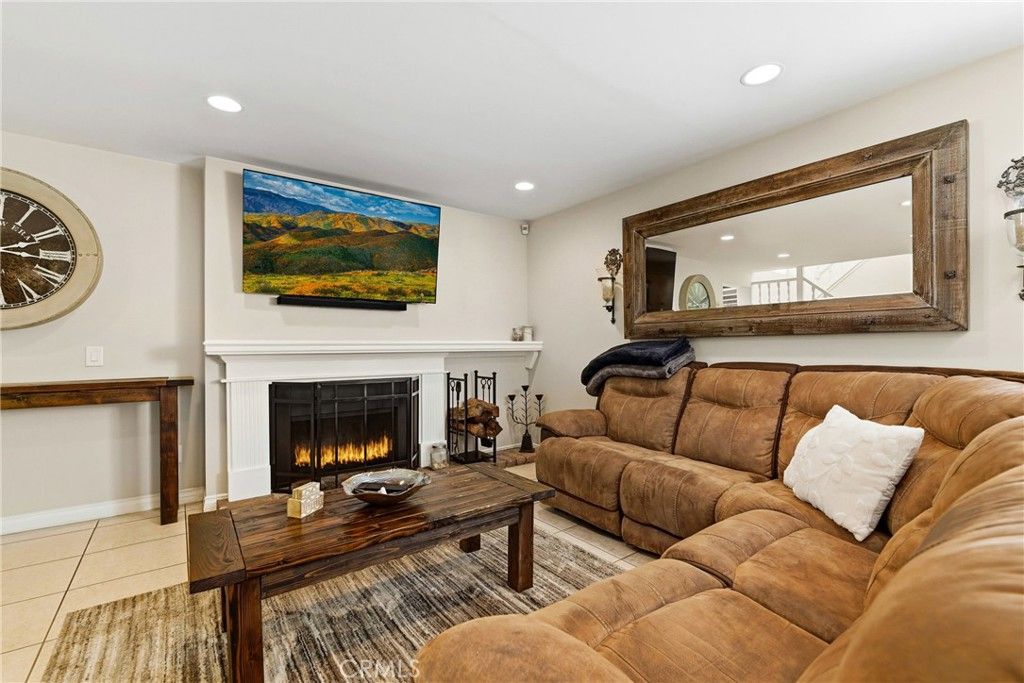 Image 19 of property listing at 930 La Rue, La Verne, CA 91750