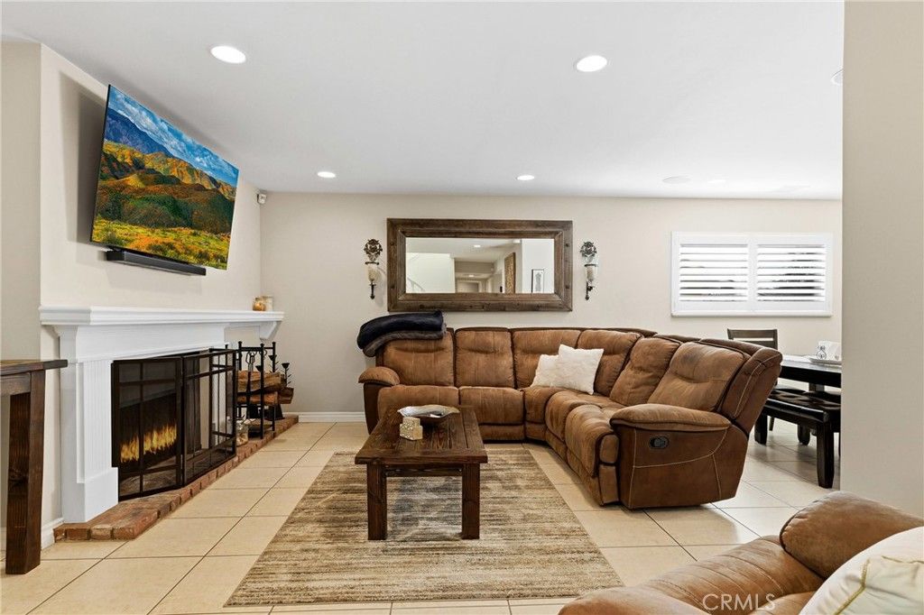 Image 20 of property listing at 930 La Rue, La Verne, CA 91750