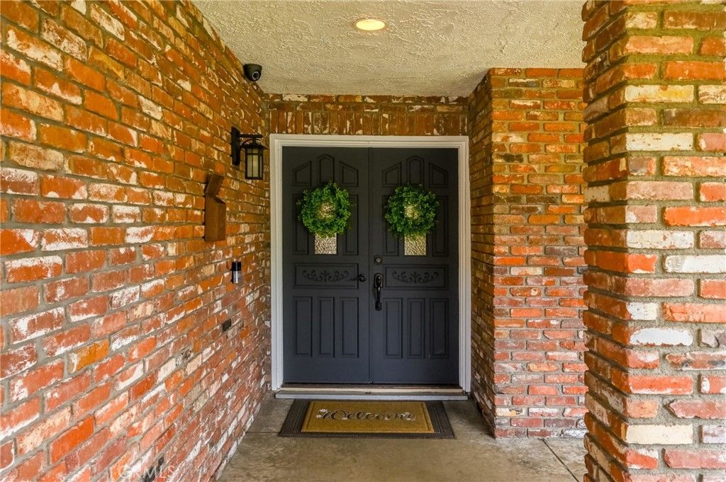 Image 8 of property listing at 930 La Rue, La Verne, CA 91750