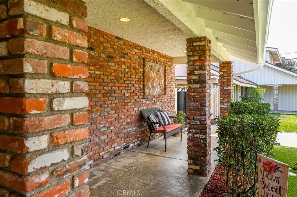 Image 9 of property listing at 930 La Rue, La Verne, CA 91750