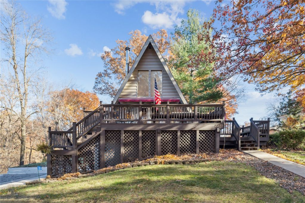 2230 Valley Road NE, North Liberty, IA 52317