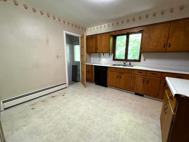 142 Pine Circle, Bennington, VT 05201