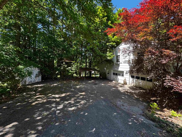 142 Pine Circle, Bennington, VT 05201