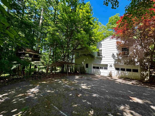 142 Pine Circle, Bennington, VT 05201