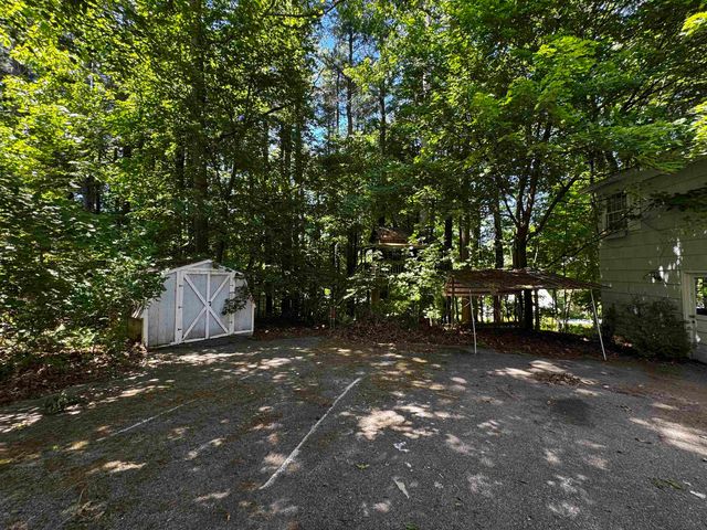 142 Pine Circle, Bennington, VT 05201