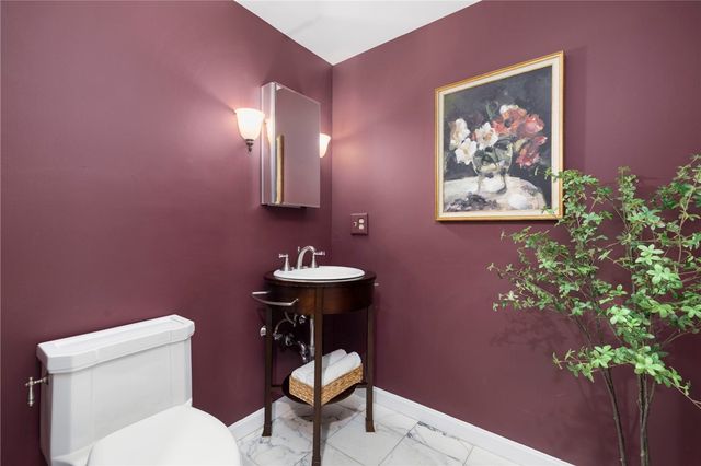 22 Miles Avenue 8, Providence, RI 02906