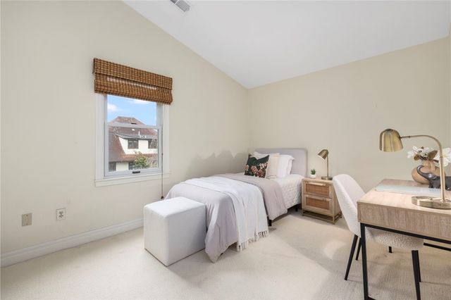 22 Miles Avenue 8, Providence, RI 02906