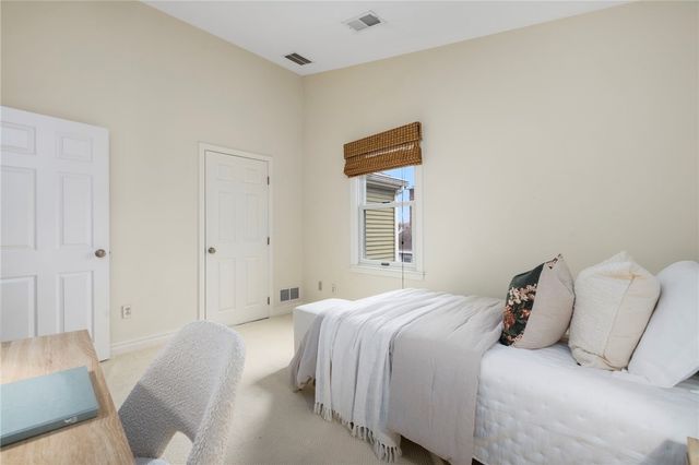 22 Miles Avenue 8, Providence, RI 02906